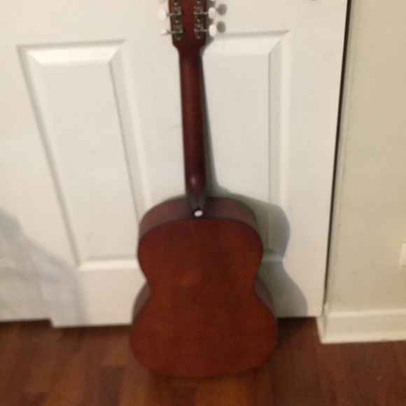 Guitar - Picture 3 of 3